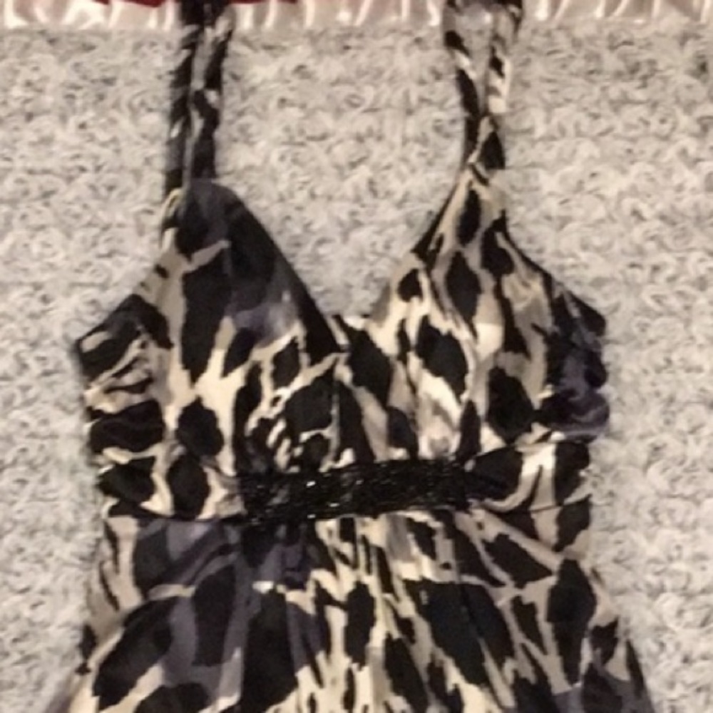 Dress - Picture 2 of 4